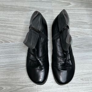 Women's Black Leather Ankle Booties with Side Zip